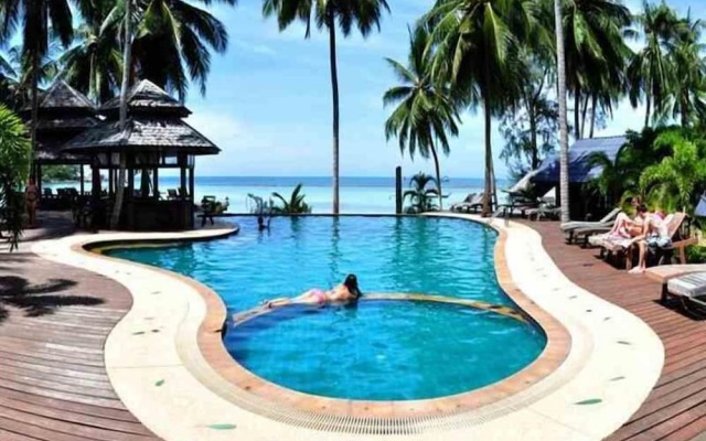 Chaloklum Bay Resort