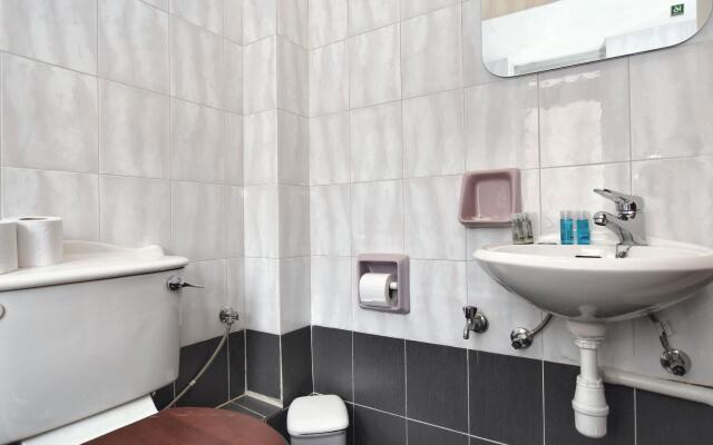 Sea View Spacious 2 Bedroom Central Apartment