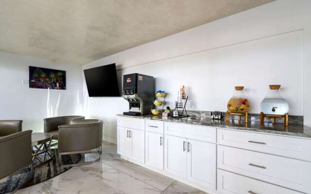 Quality Inn and Conference Center Tampa-Brandon