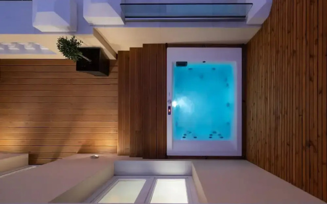 Praxitelous Luxury Suites