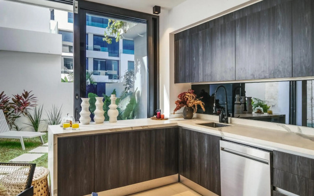 Modern 2BDR with Private Pool, Freestanding Bathtub and Views