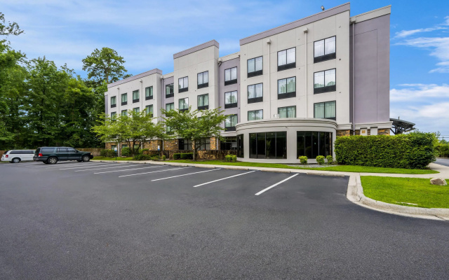Comfort Suites New Bern near Cherry Point