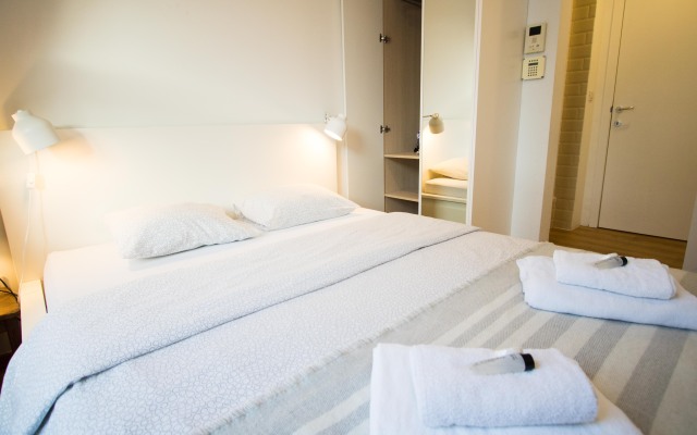Unit 9 - Vibrant Room near Avenue Louise Best Location