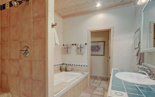 Quandary View Lodge by RedAwning