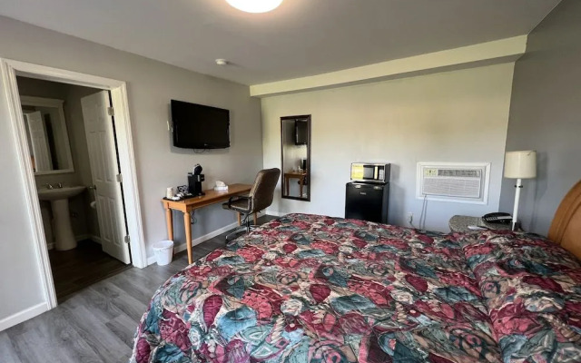 Sunset Dunes Inn & Suites