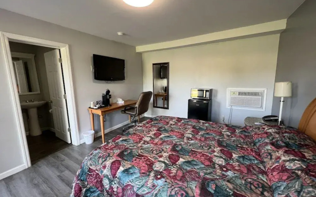 Sunset Dunes Inn & Suites