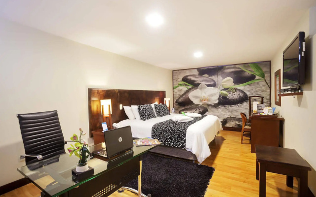 Loft Hotel