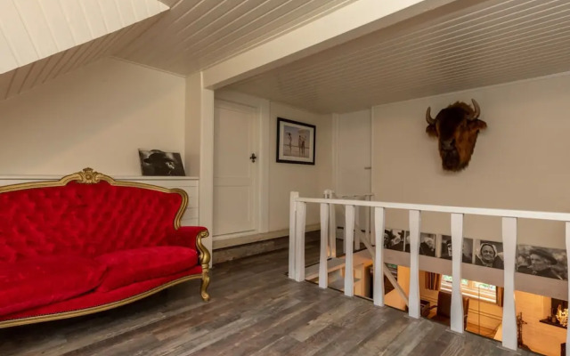 Charming Beach Villa With Thatched Roof