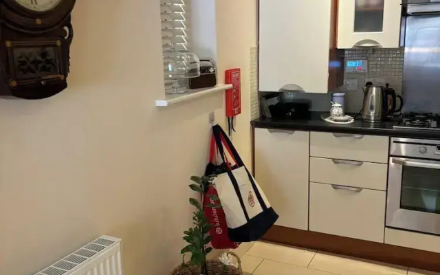 Modern Apt 3 Bedrooms Near Dundrum