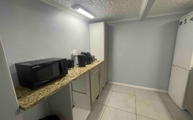 Lavish Camps Bay Pool Side Apartment