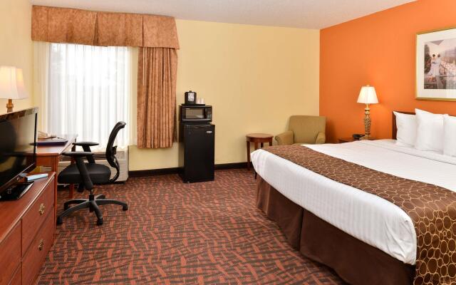 Best Western Louisville East Inn & Suites