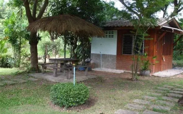 Suwan Guesthouse & Resort