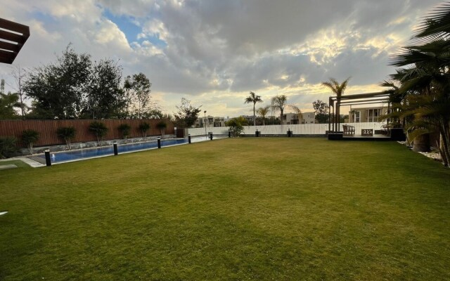 Villa with pool