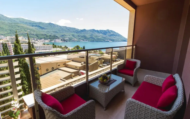 Luxury Harmonia Apartments