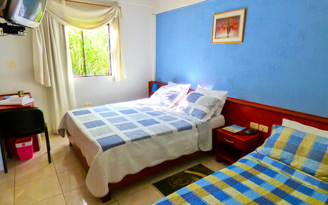 De La Costa Hotel