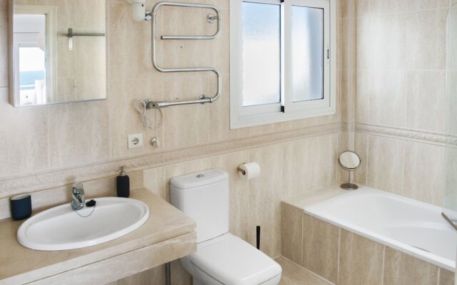 Beachclose Apartment with Large Terrace and Pool Ref 6