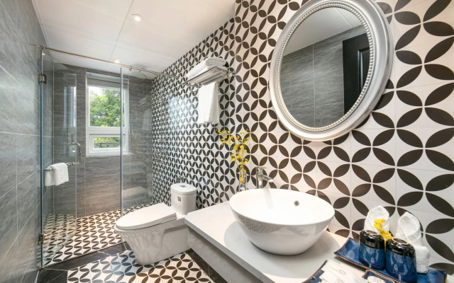 Shining Boutique Hotel and Spa