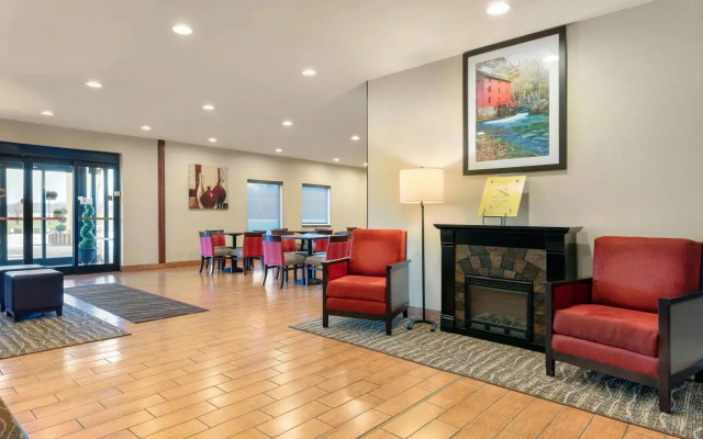 Comfort Inn Willow Springs US 60 and US 63