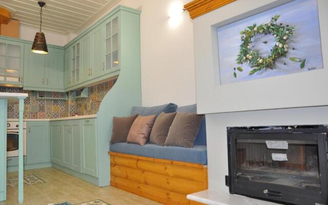 Apostolia's Small House Bed and view