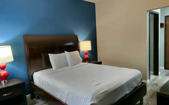 Budget Inn, Hwy 41