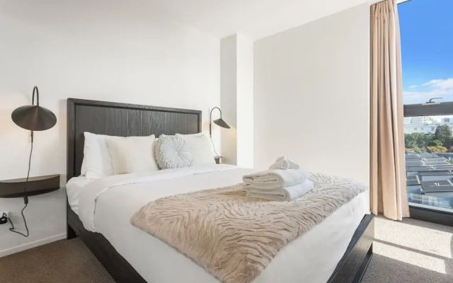 Augustus Haven Apartment with Parking
