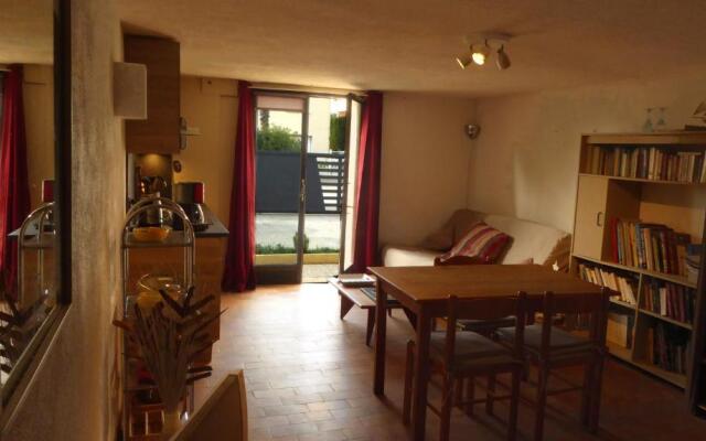 Les Pucines T2 bas de villa