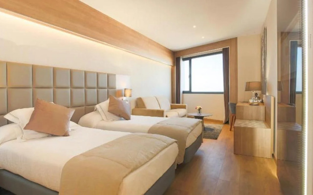 Lamaraz Arts Hotel