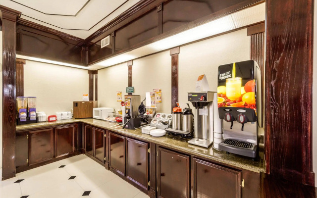 Three Rivers Executive Inn & Suites By OYO