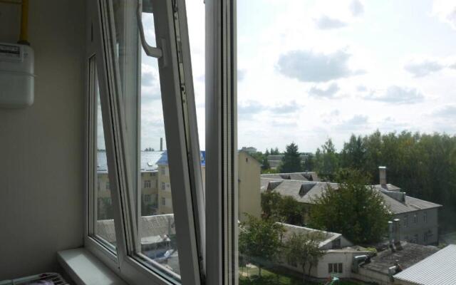 Хмельницьке шосе 122а