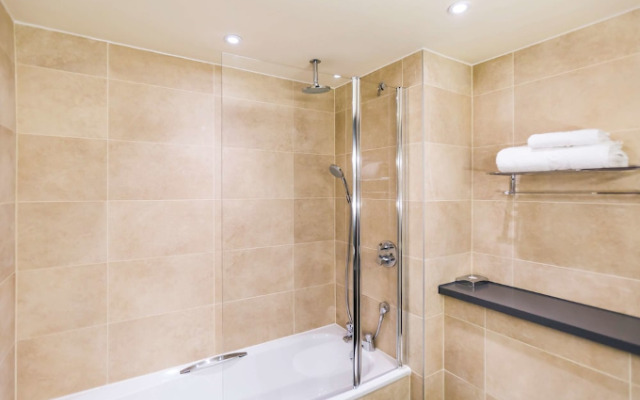 Mercure Dartford Brands Hatch Hotel &amp; Spa