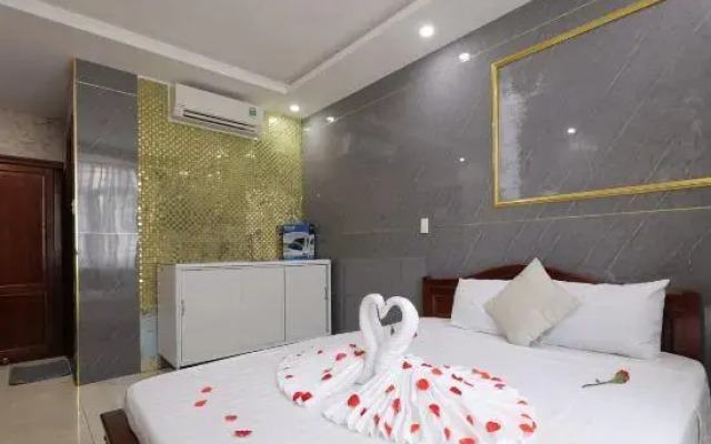 T Y Hotel