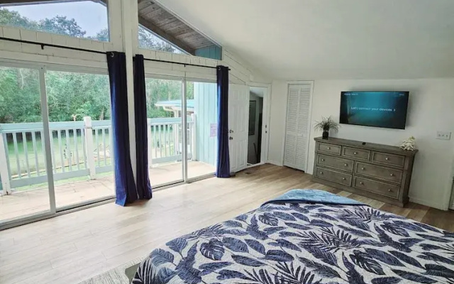 Manatee Cove Compound Retreat Star5vaca