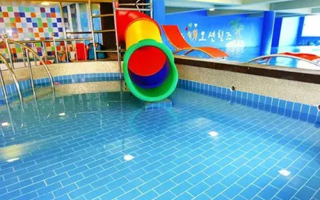Gyeongju Come&Play Pension
