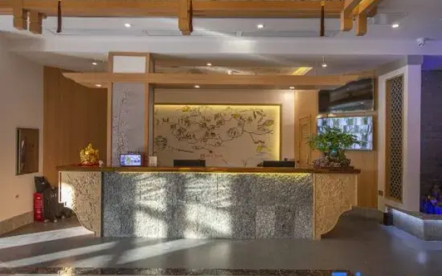Mengtu Hotel, No.1 West Street, Zhangjiajie (Tianmenshan Cableway Branch)