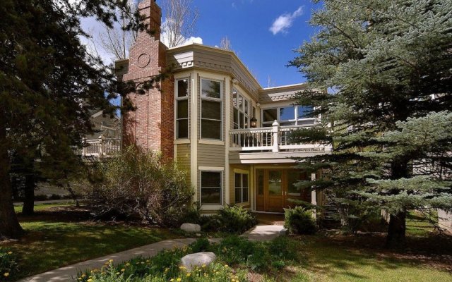 Classic West End  - True Aspen Charm 5 Bedroom Home by RedAwning