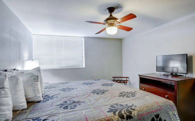 Rodeway Inn & Suites Downtown North