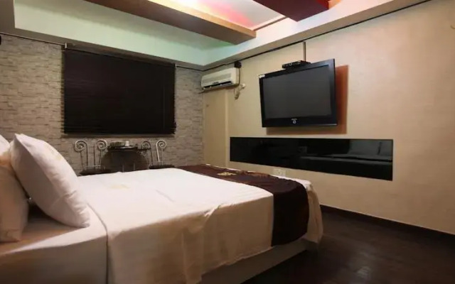 Regency Motel