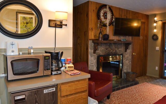 Inn on Fall River & Fall River Cabins