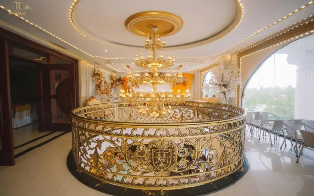Tan An Palace