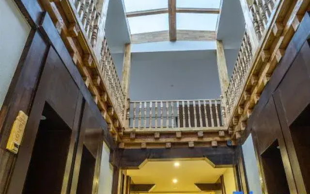 Daocheng Yading Sangjie Linka Luxury Homestay