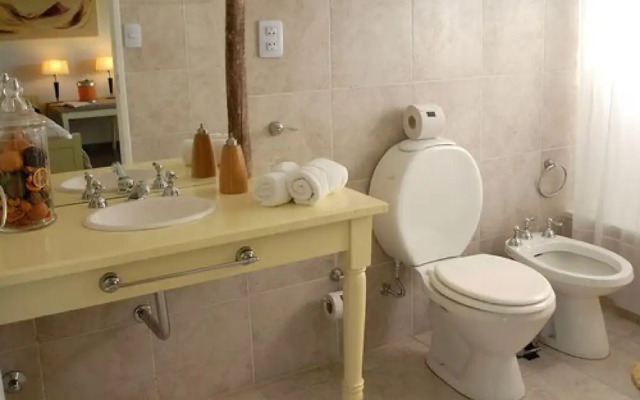 Howard Johnson Finca Maria Cristina