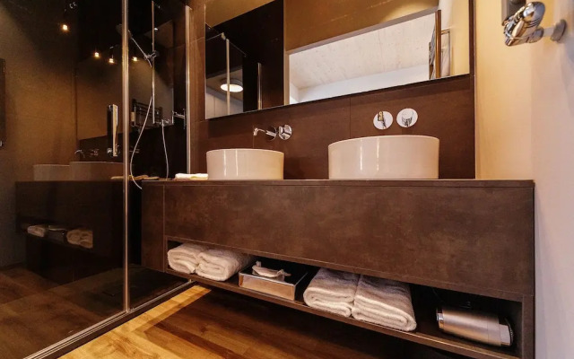 Wud Hotel