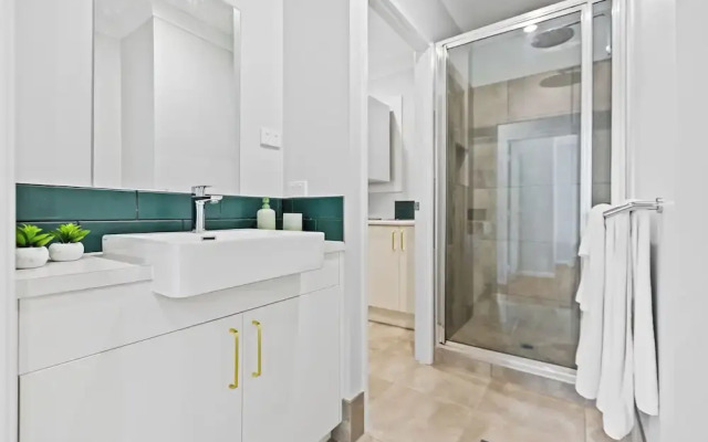 Comfortable 3-Bedroom Home Near City