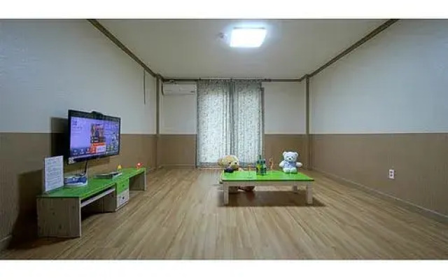 Suncheon Suncheon Bay Deulmaru Pension (Group Room)
