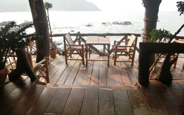 Bamboo Bay Resort