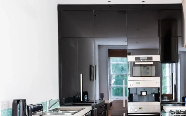 Spacious Pimlico Apartment