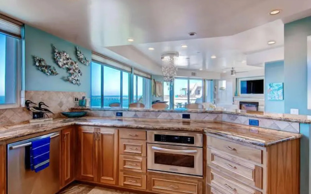 House By The Ocean