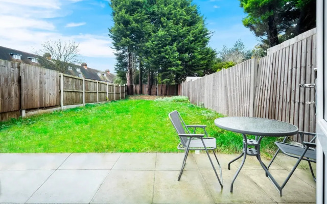 Large Family House With Garden Close to Birmingham
