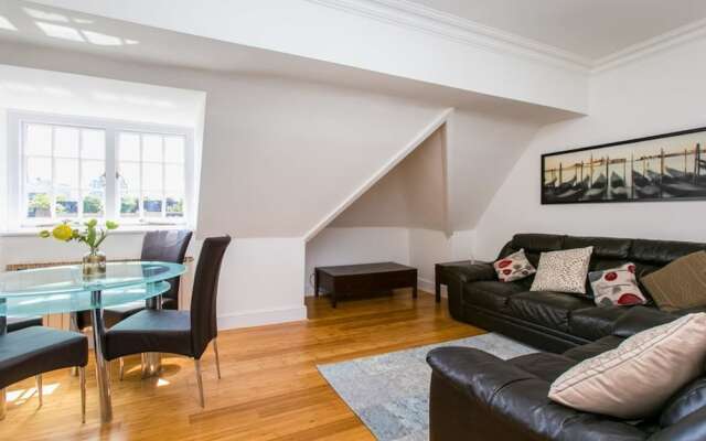 Quirky and Social 3 Bedroom Flat