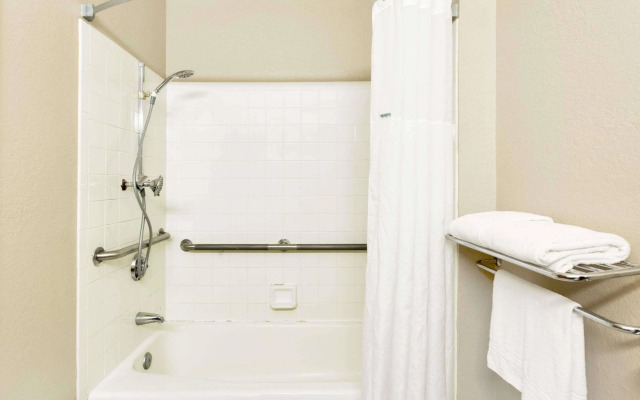 Super 8 by Wyndham Elkins